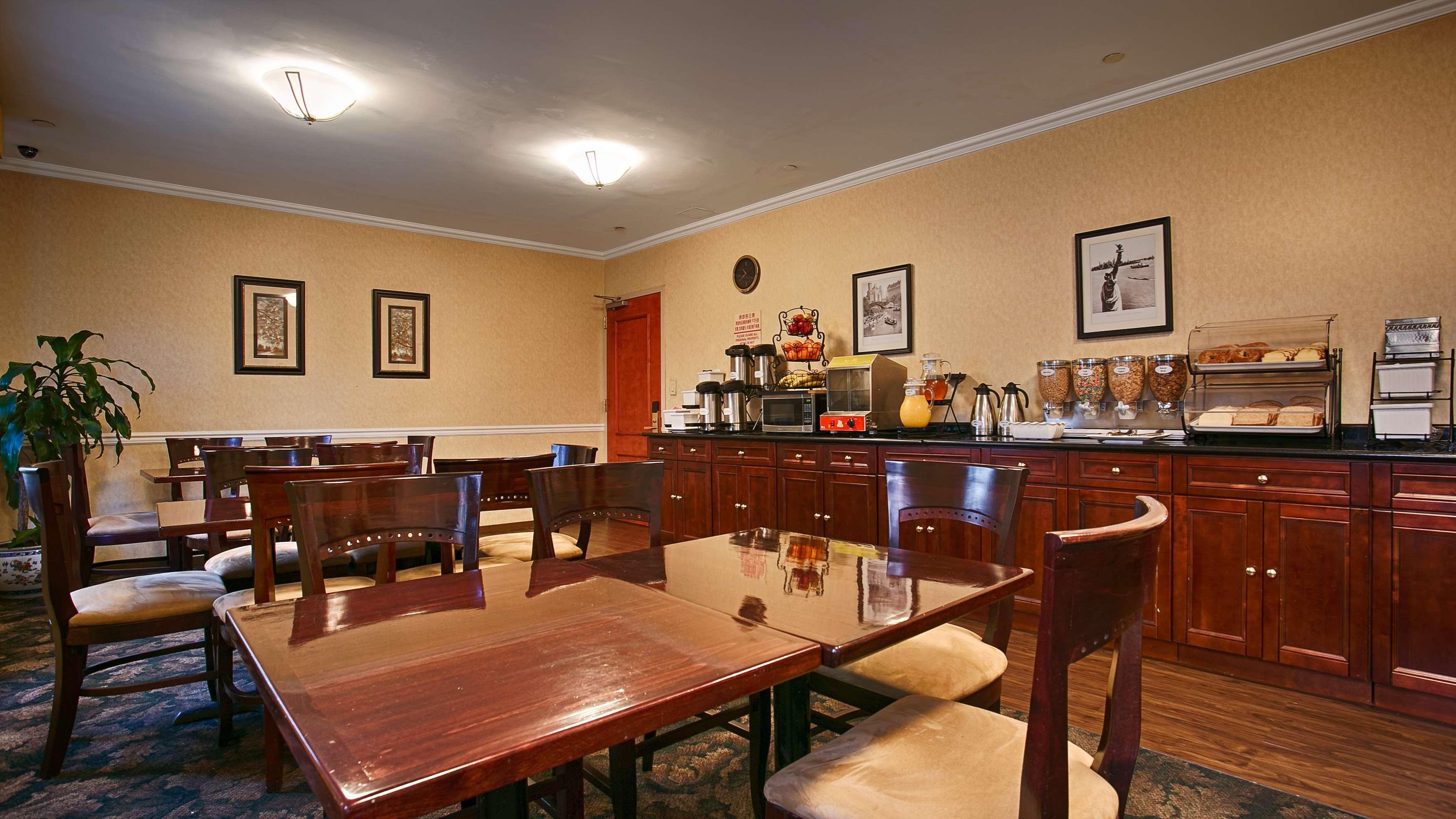 Best Western Queens Court New York Bagian luar foto