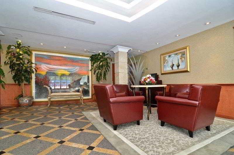 Best Western Queens Court New York Bagian luar foto